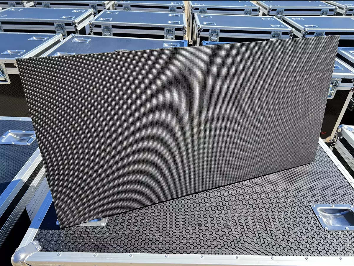 ROE  led display screen